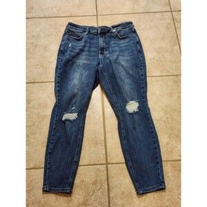 Judy Blue Los Angeles 14W MANUFACTURED DISTRESSED Straight Leg Jeans